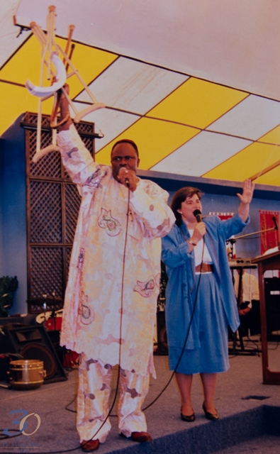 Nos visita Benson Idahosa